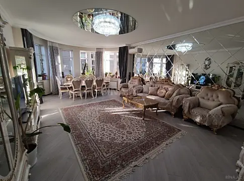 Satılır 3 otaqlı mənzil 170 m²