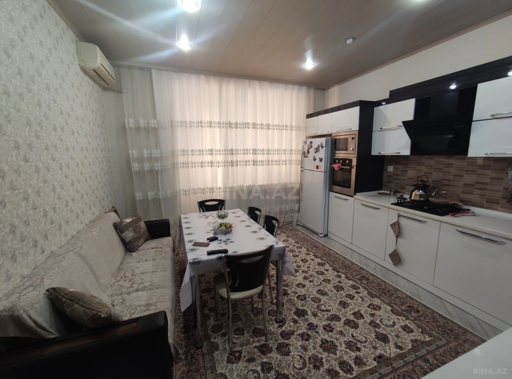 Satılır 3 otaqlı mənzil 170 m²