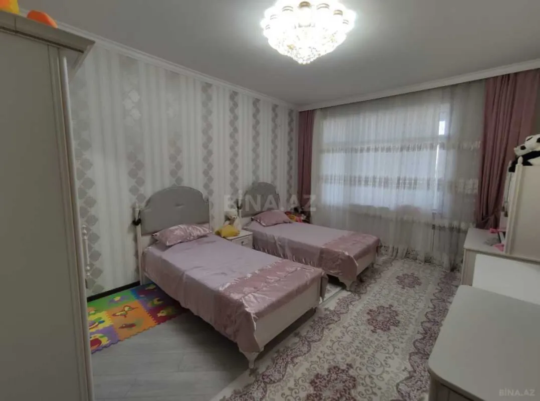 Satılır 3 otaqlı mənzil 170 m²