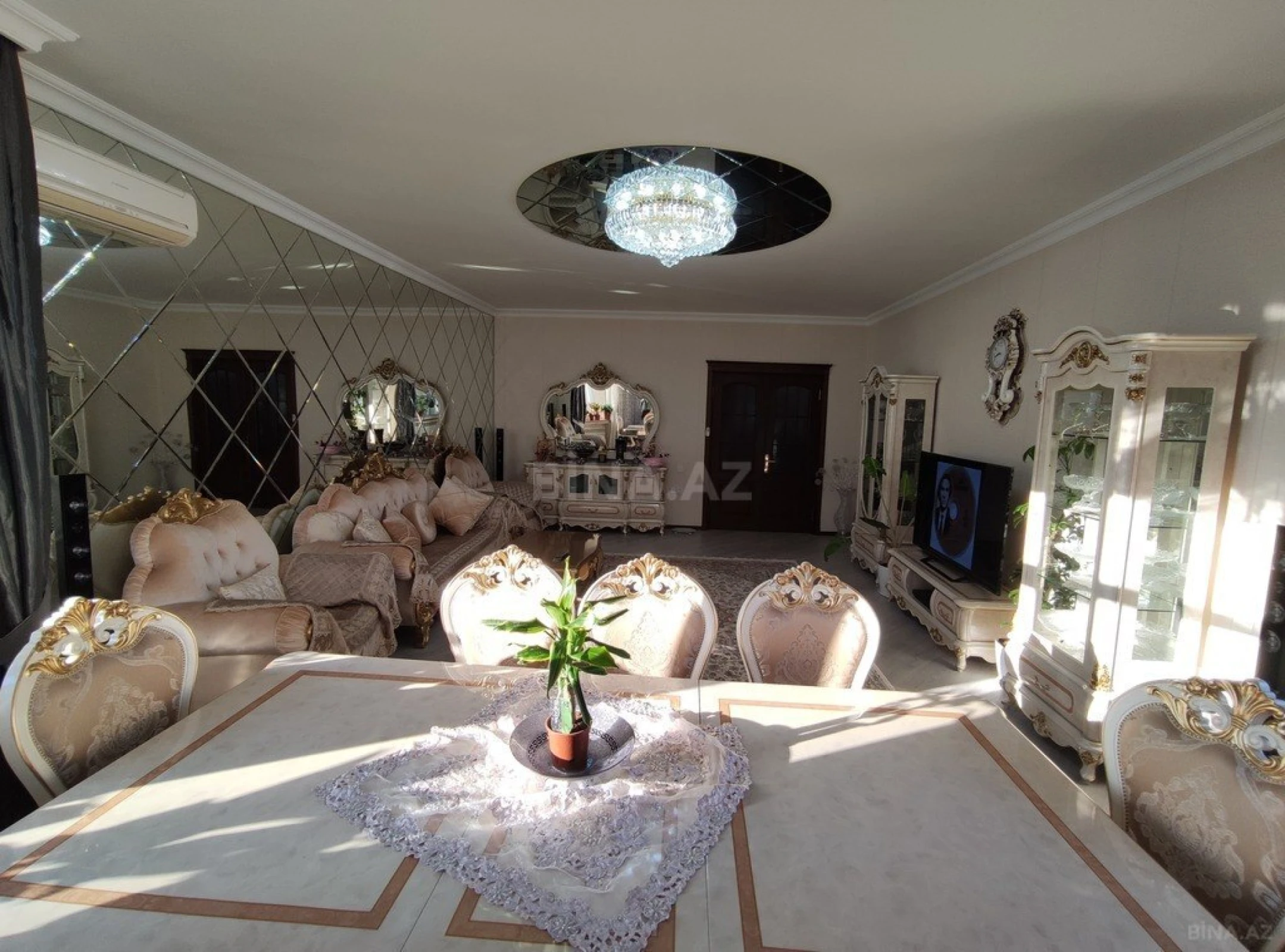 Satılır 3 otaqlı mənzil 170 m²