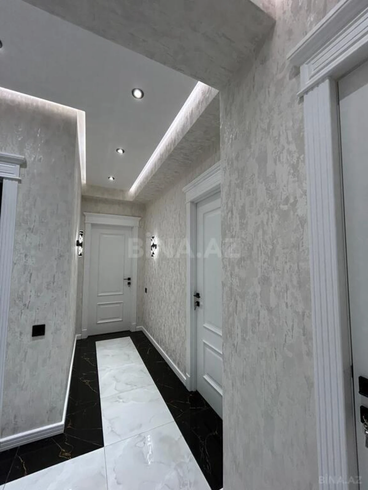 Satılır 3 otaqlı mənzil 103 m²