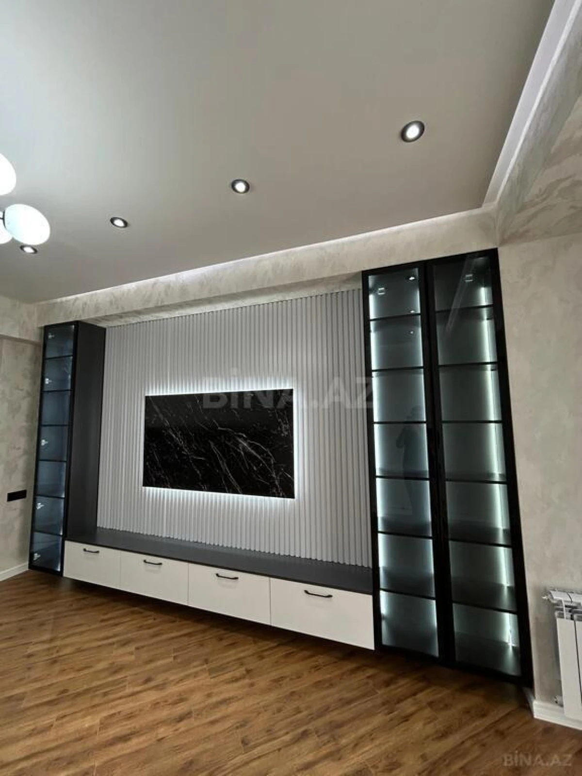 Satılır 3 otaqlı mənzil 103 m²