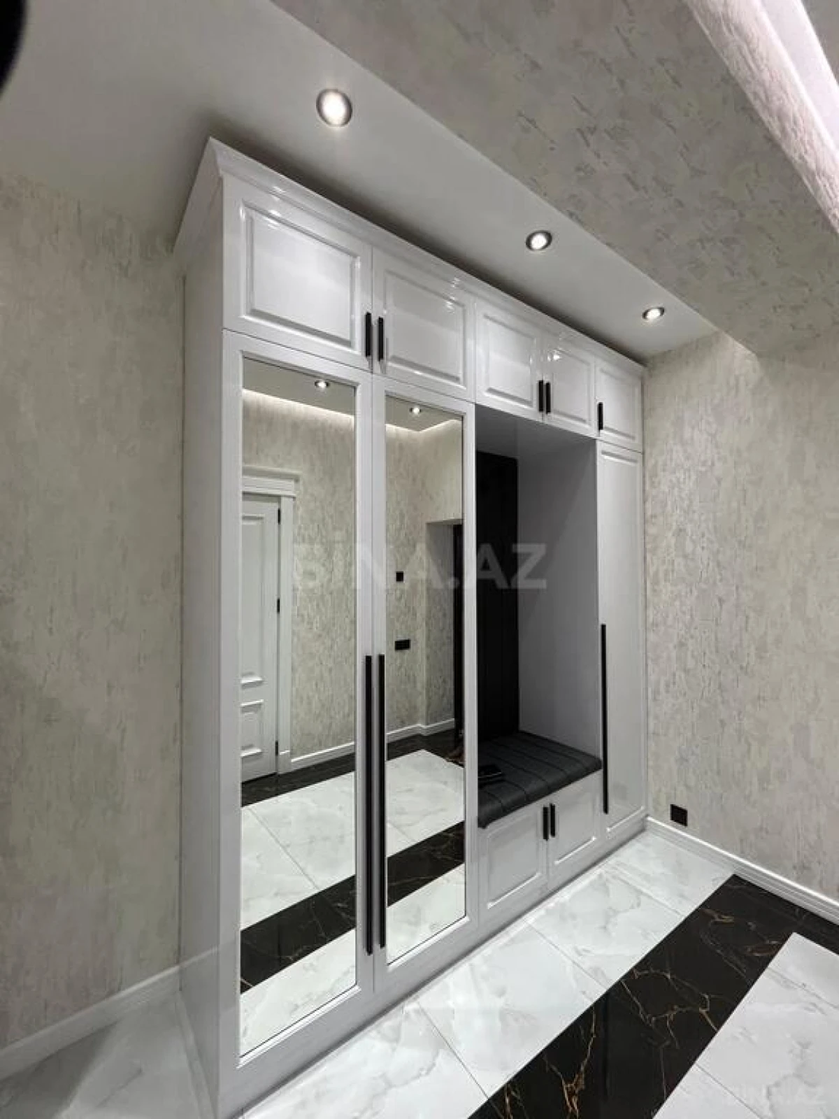 Satılır 3 otaqlı mənzil 103 m²