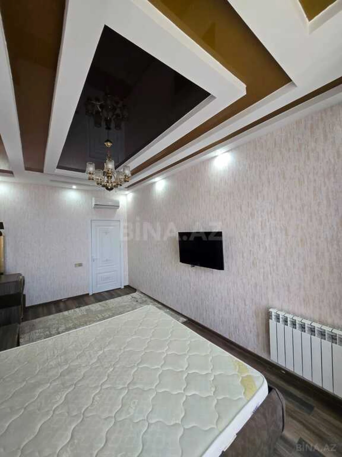 Satılır 4 otaqlı mənzil 165 m²