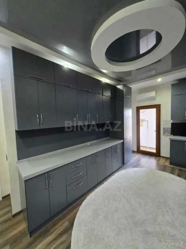 Satılır 4 otaqlı mənzil 165 m²