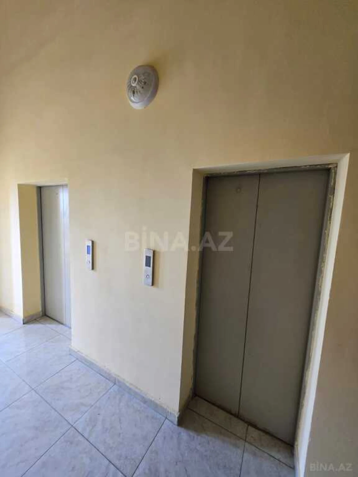 Satılır 4 otaqlı mənzil 165 m²