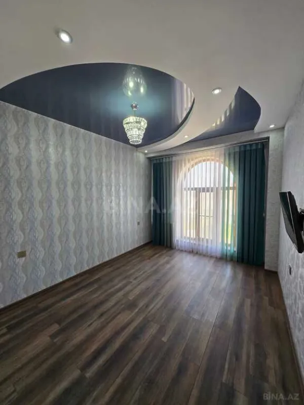 Satılır 4 otaqlı mənzil 165 m²