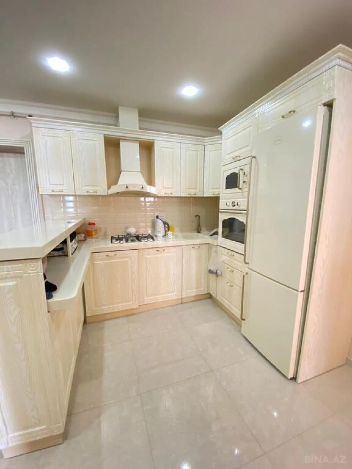 Kirayə verilir 2 otaqlı mənzil 68 m²