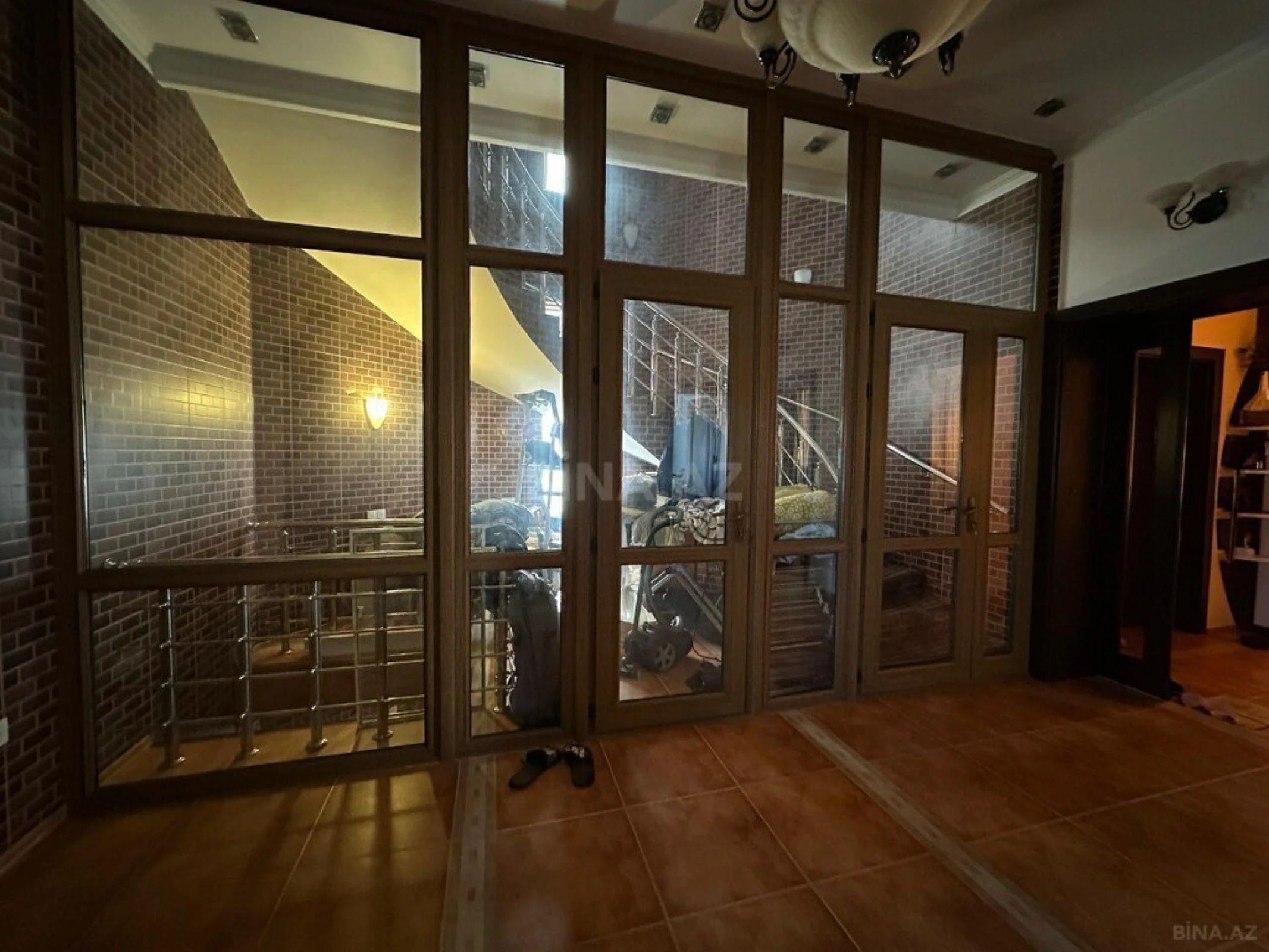 Satılır 7 otaqlı həyət evi 650 m²