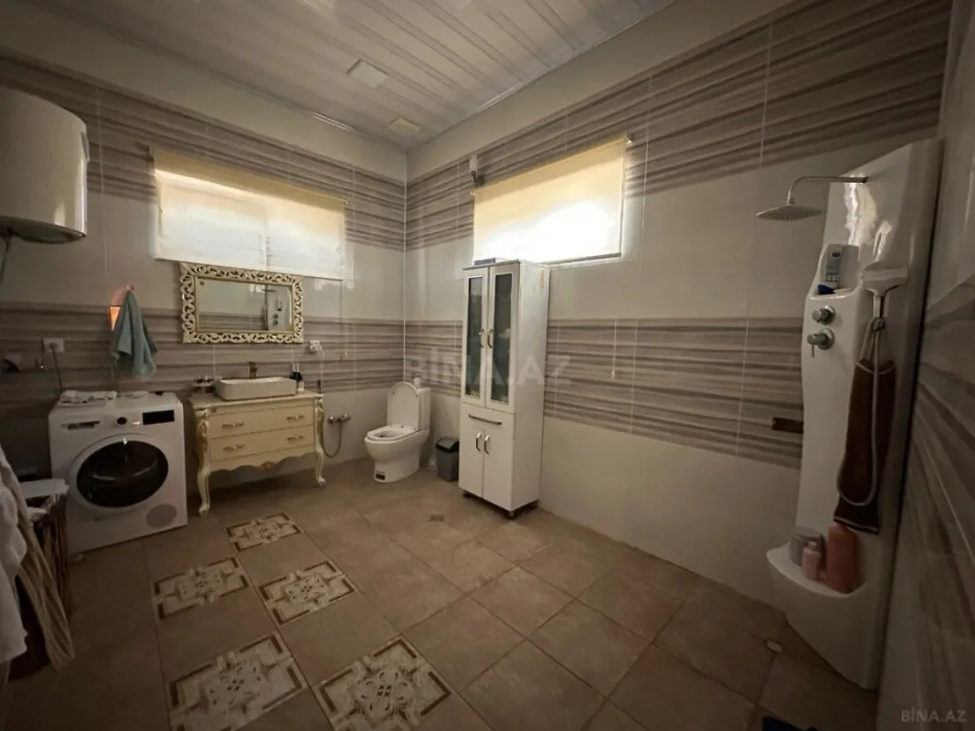 Satılır 7 otaqlı həyət evi 650 m²