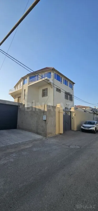 Satılır 7 otaqlı həyət evi 650 m²