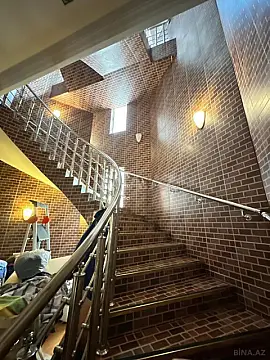 Satılır 7 otaqlı həyət evi 650 m²