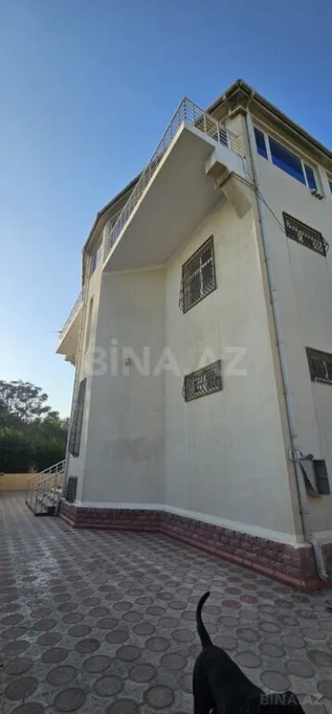 Satılır 7 otaqlı həyət evi 650 m²