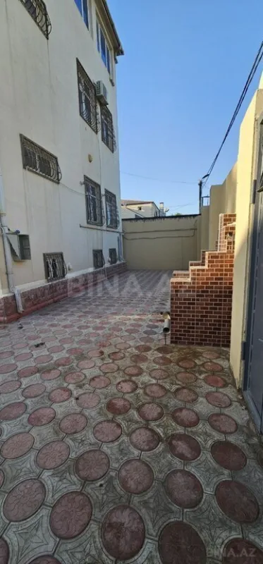 Satılır 7 otaqlı həyət evi 650 m²