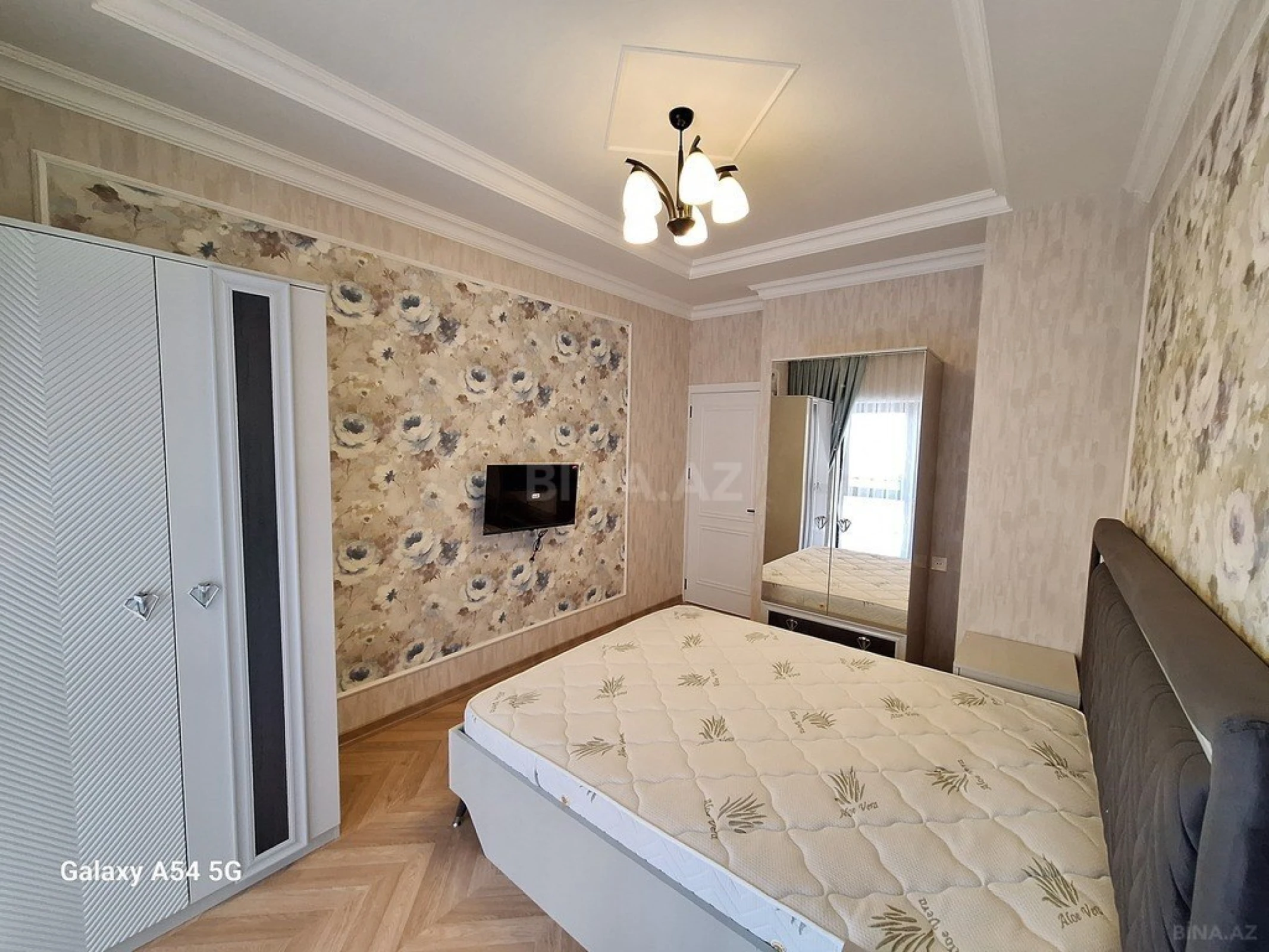 Satılır 2 otaqlı mənzil 56 m²