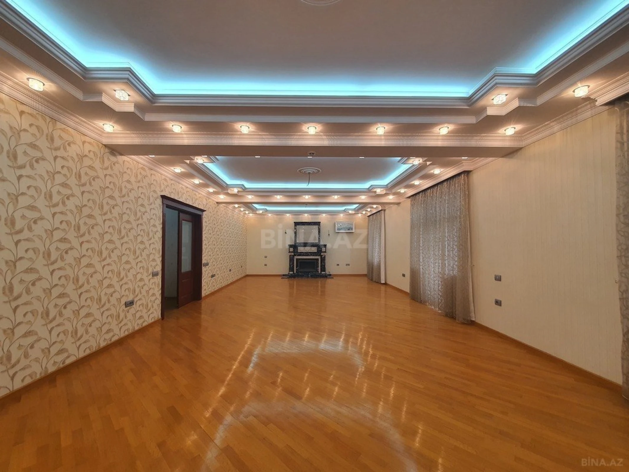 Satılır 12 otaqlı həyət evi 800 m²