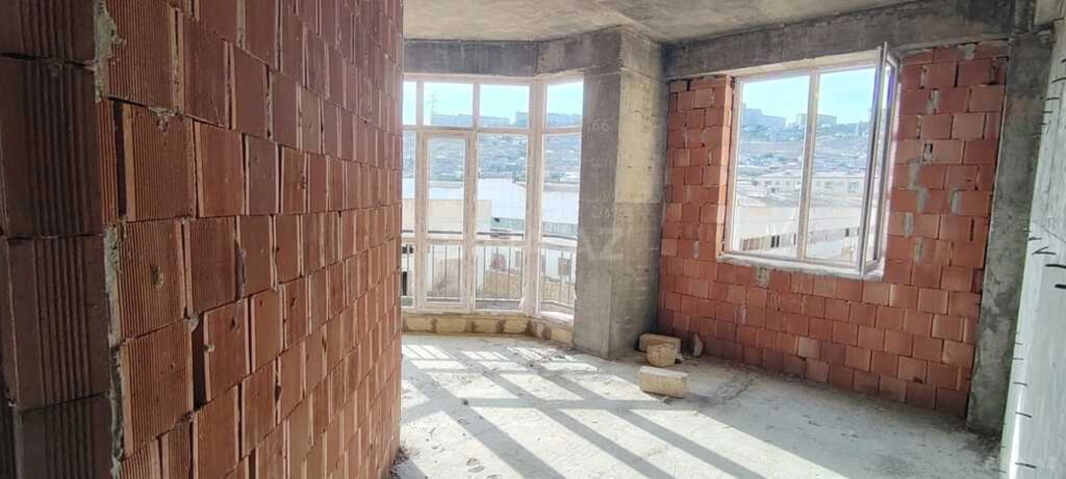 Satılır 3 otaqlı mənzil 120 m²