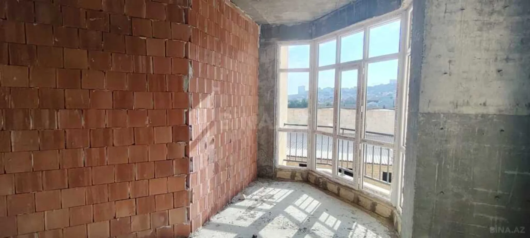 Satılır 3 otaqlı mənzil 120 m²
