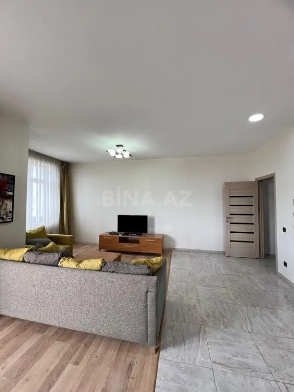 Kirayə verilir 2 otaqlı mənzil 70 m²