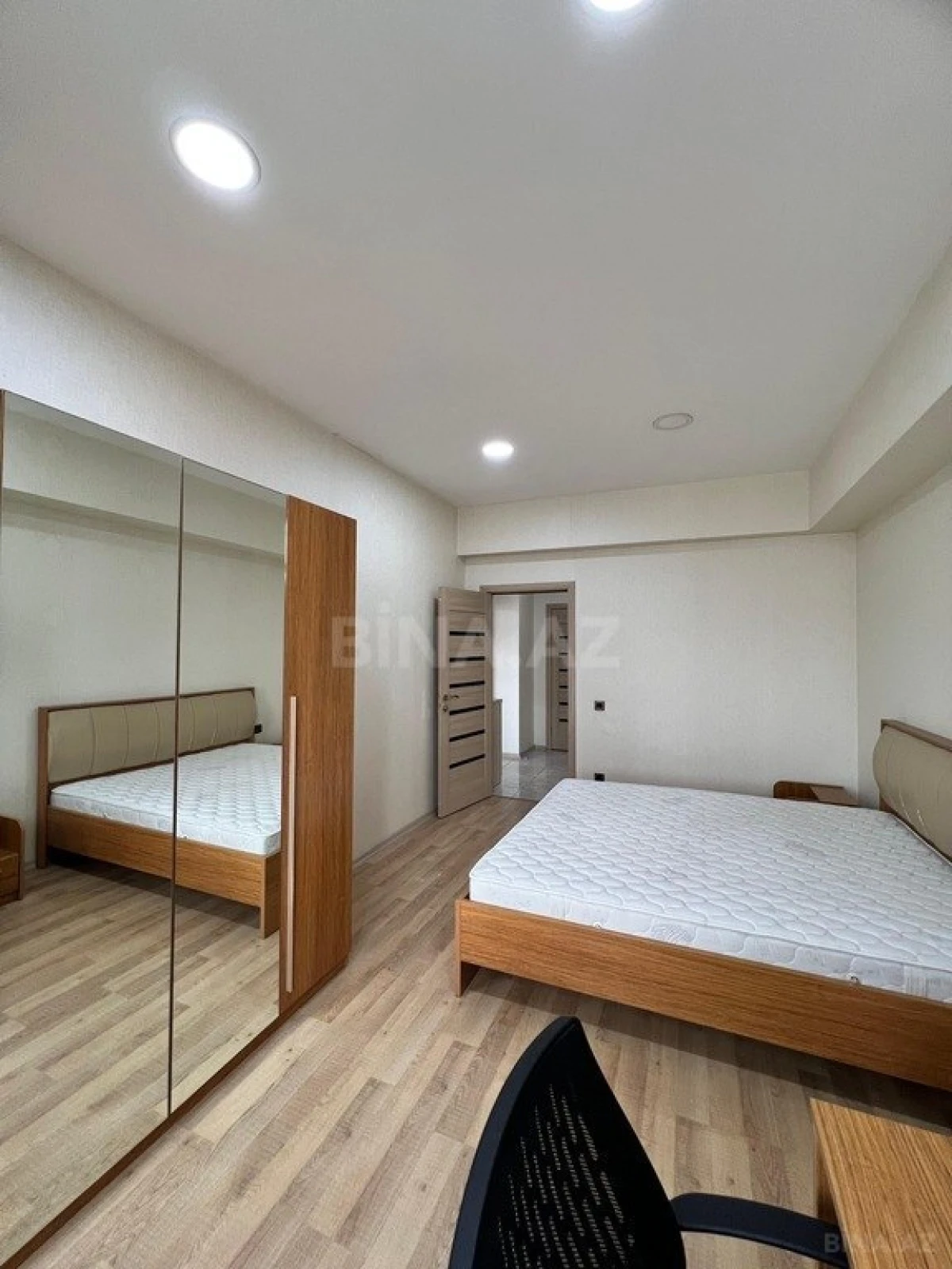 Kirayə verilir 2 otaqlı mənzil 70 m²