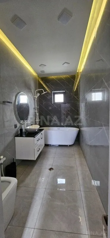 Satılır 4 otaqlı həyət evi 240 m²