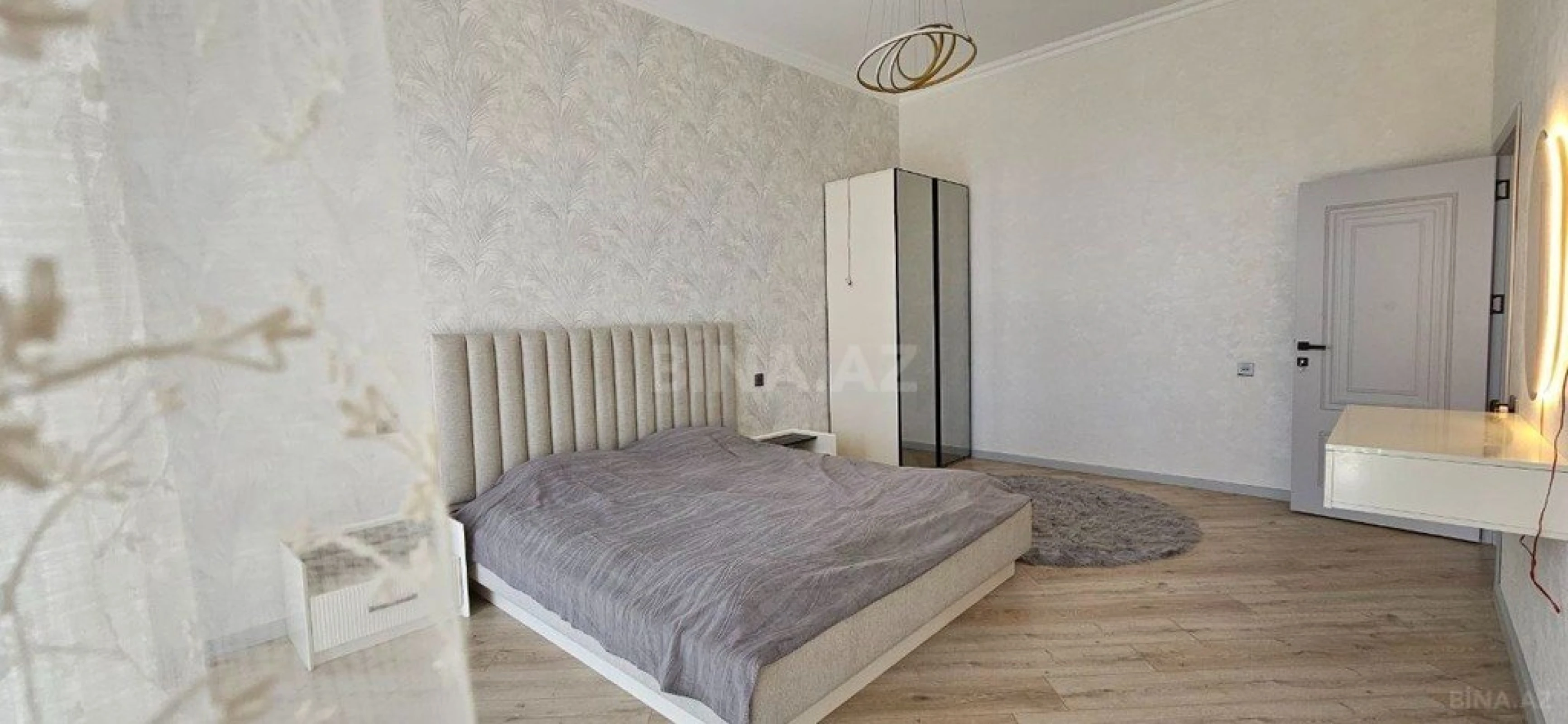 Satılır 4 otaqlı həyət evi 240 m²