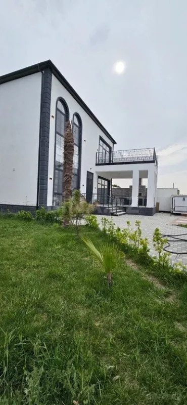 Satılır 4 otaqlı həyət evi 240 m²
