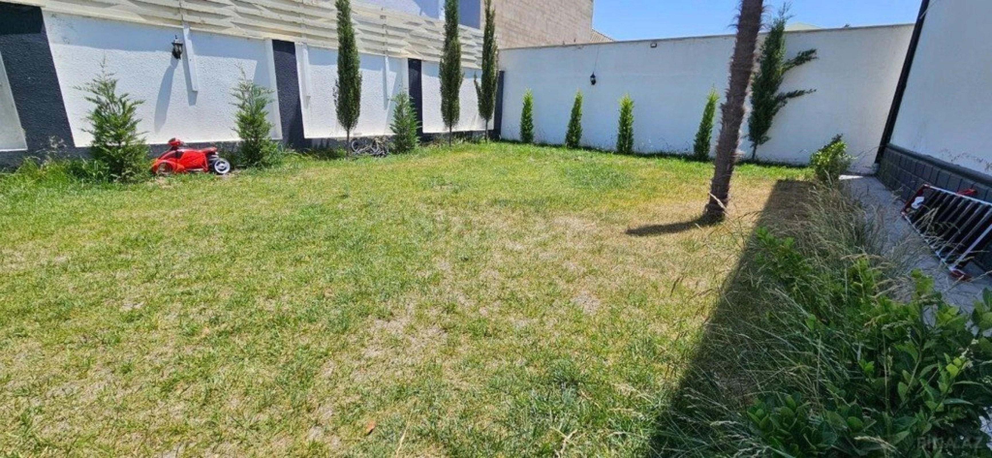 Satılır 4 otaqlı həyət evi 240 m²