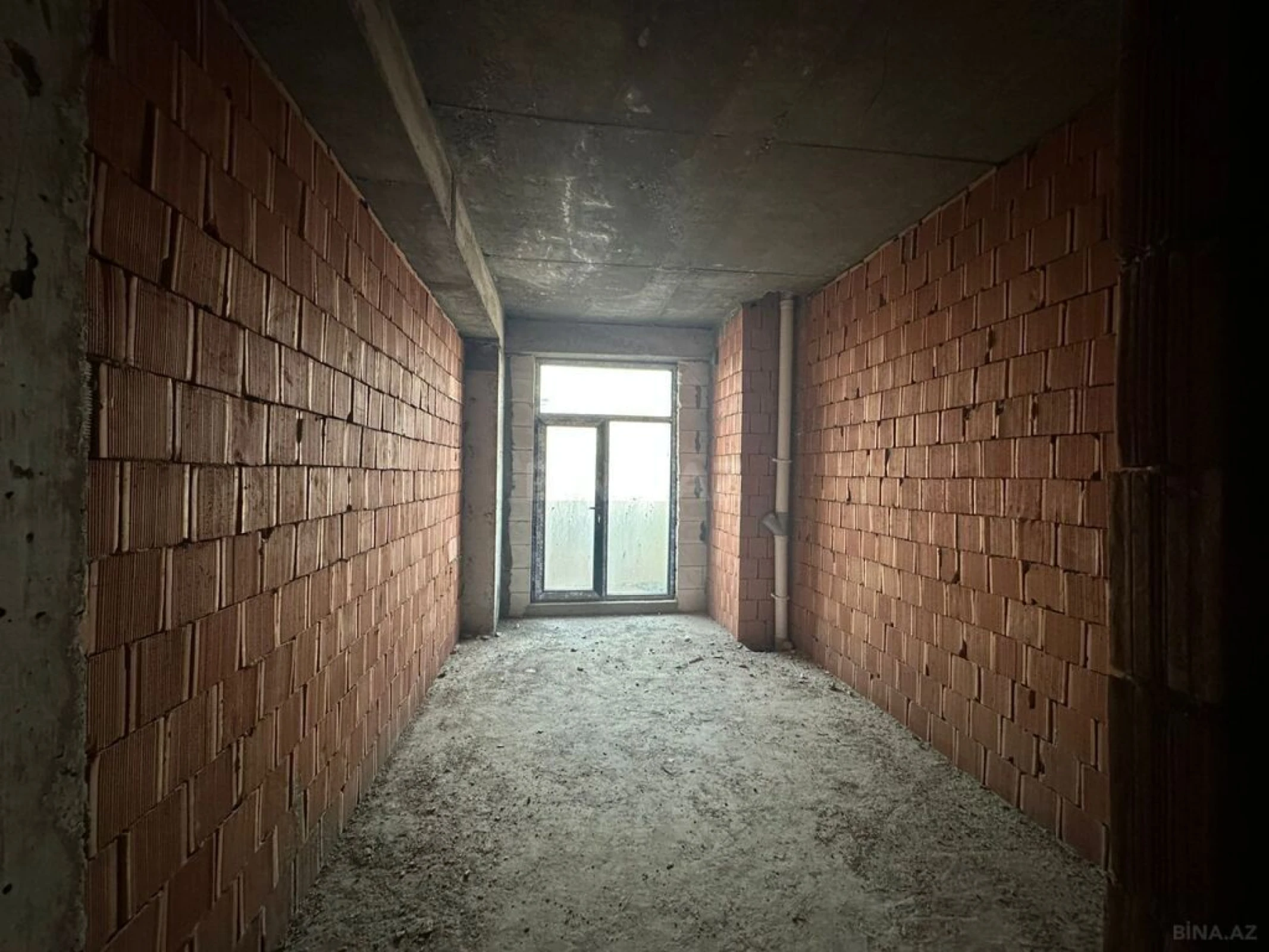 Satılır 2 otaqlı mənzil 76 m²
