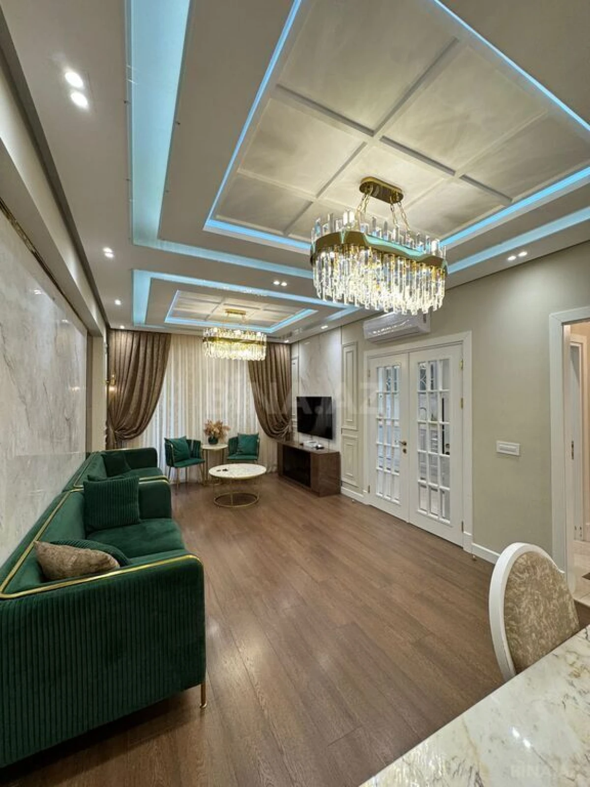 Satılır 4 otaqlı mənzil 155 m²