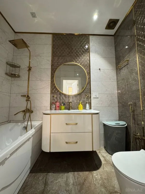 Satılır 4 otaqlı mənzil 155 m²