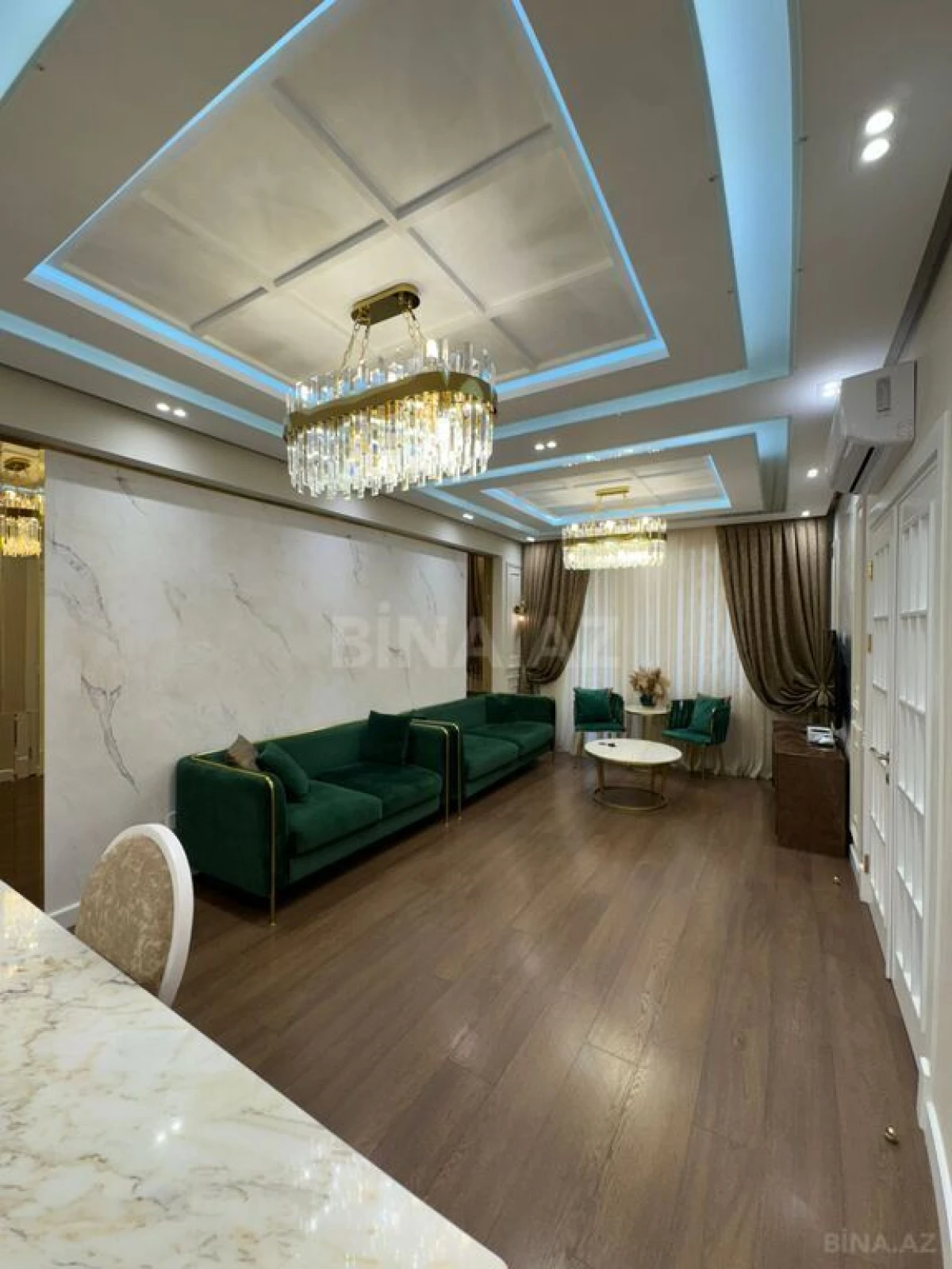Satılır 4 otaqlı mənzil 155 m²