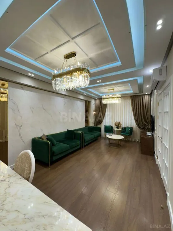 Satılır 4 otaqlı mənzil 155 m²