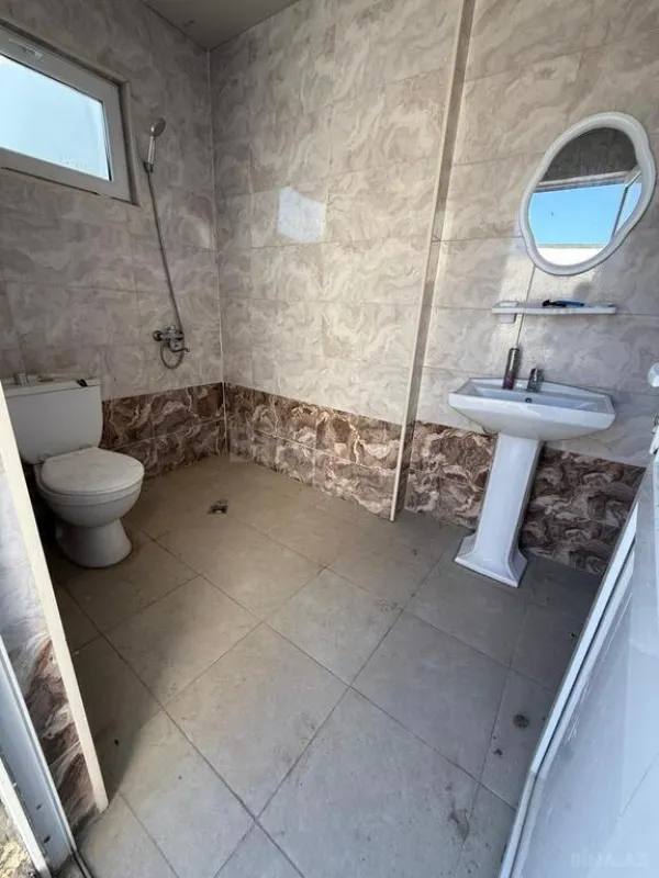 Satılır 7 otaqlı həyət evi 260 m²
