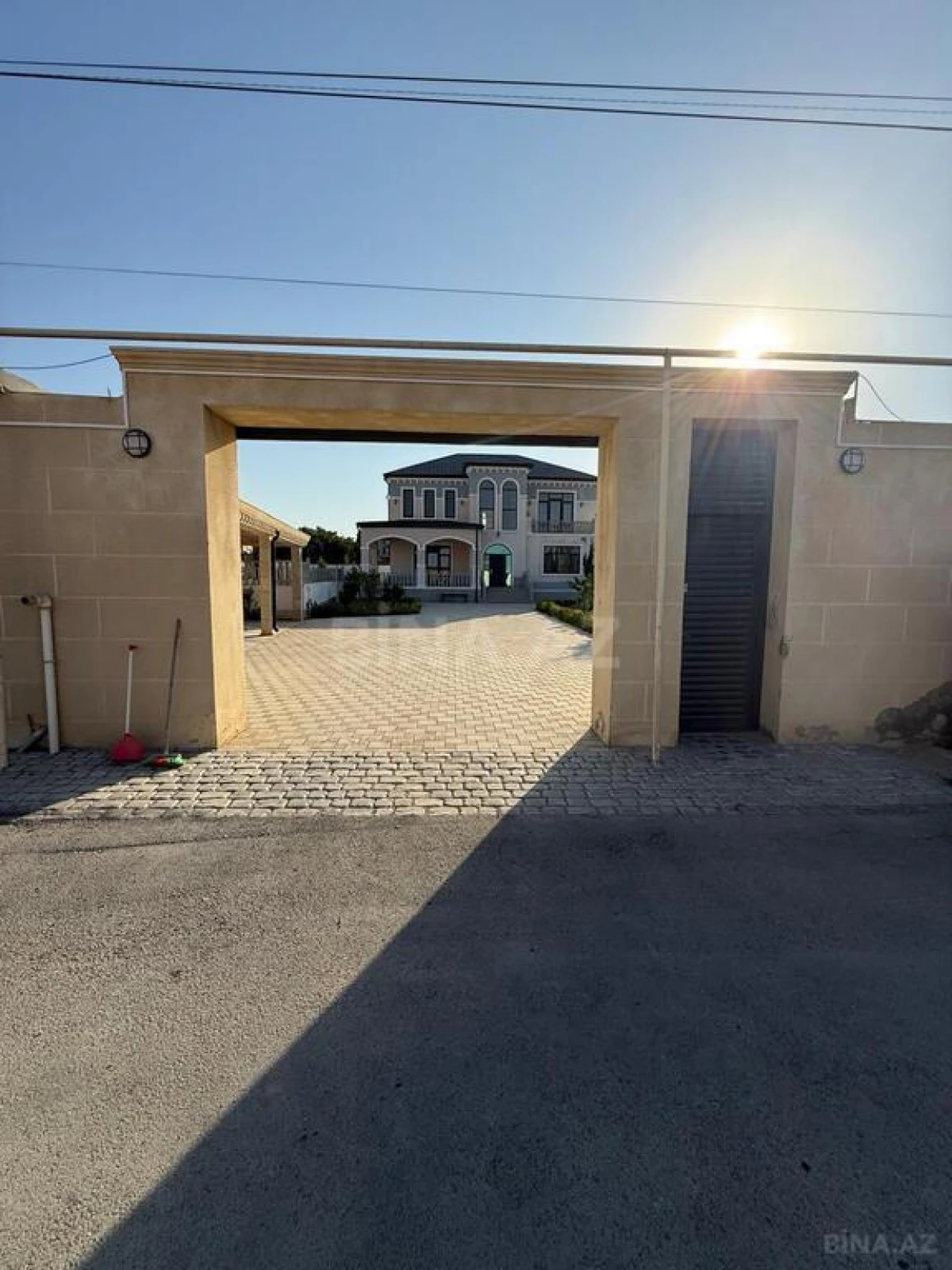 Satılır 7 otaqlı həyət evi 260 m²