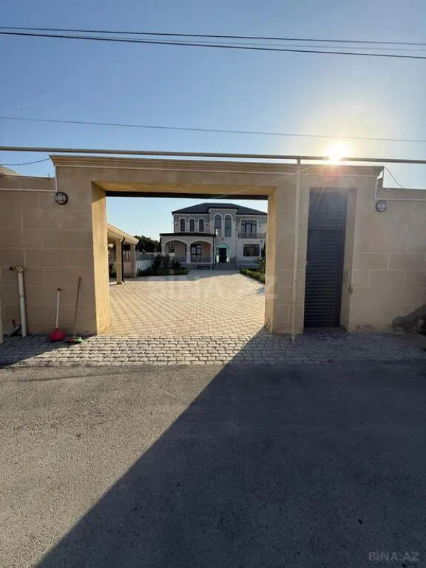 Satılır 7 otaqlı həyət evi 260 m²