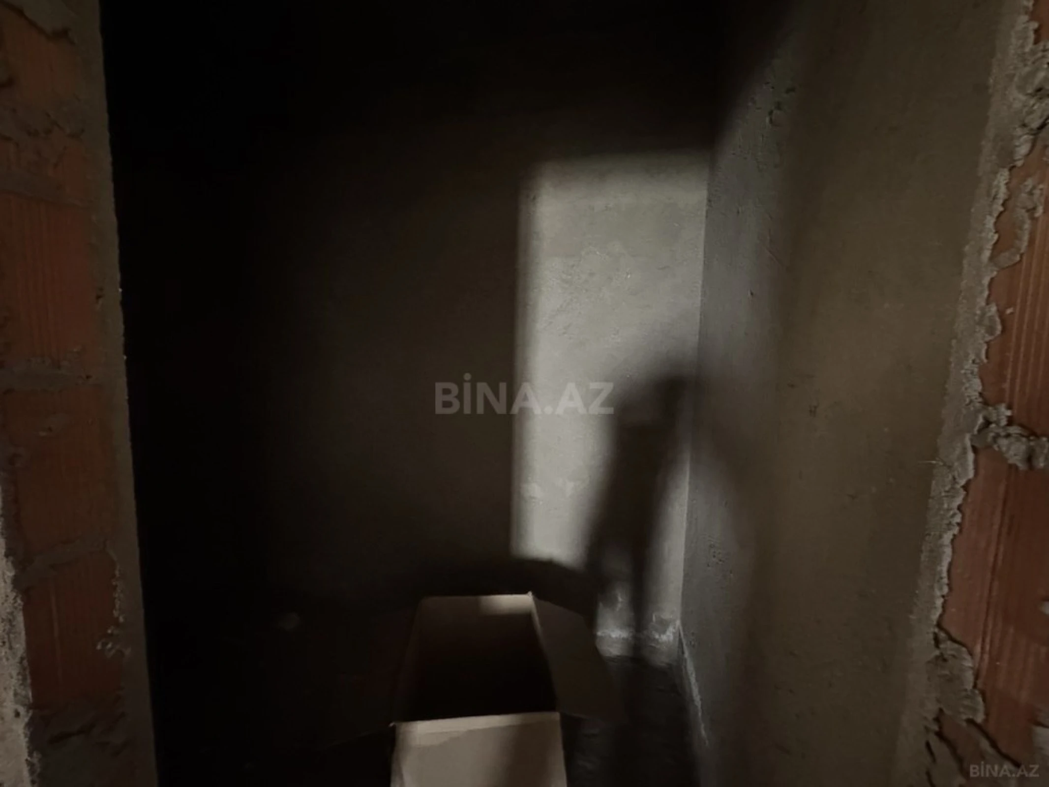 Satılır 4 otaqlı mənzil 200 m²