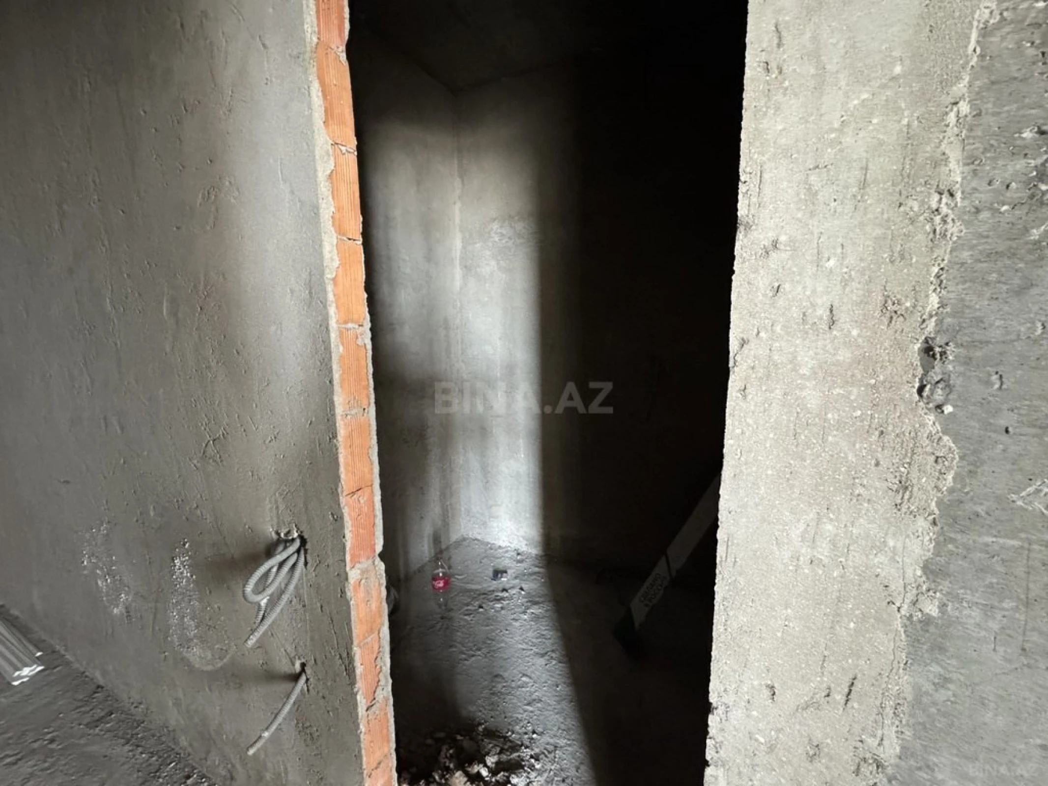 Satılır 4 otaqlı mənzil 200 m²