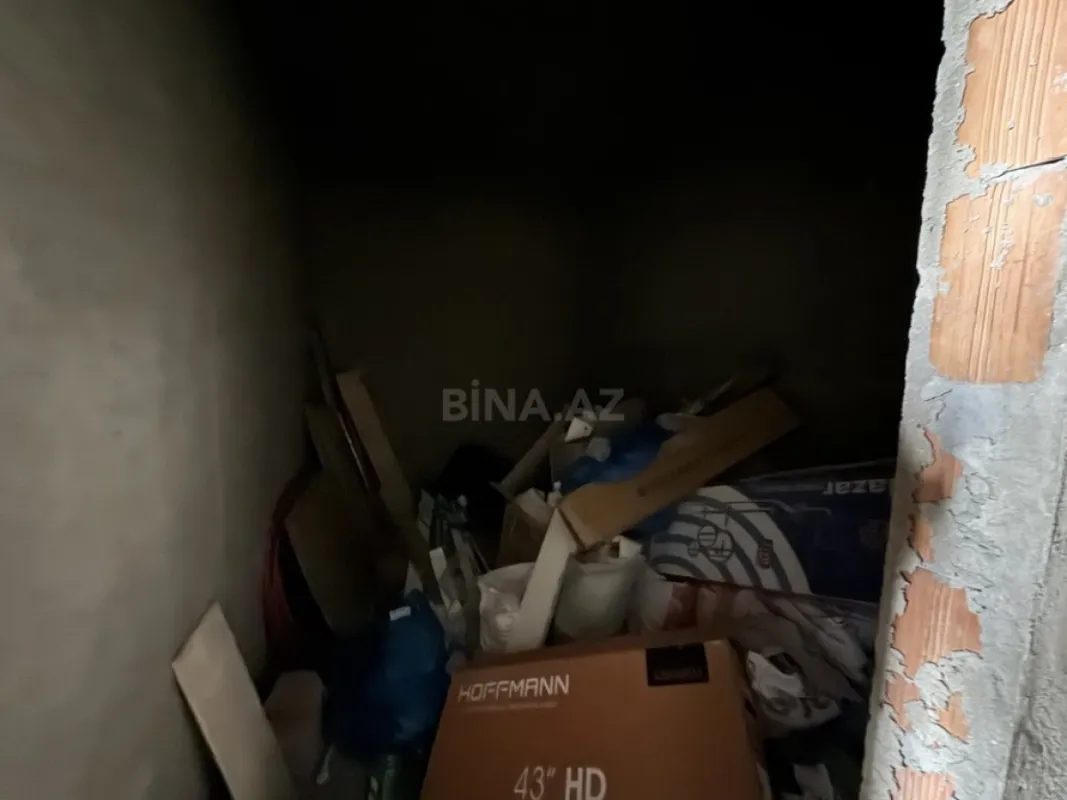 Satılır 4 otaqlı mənzil 200 m²