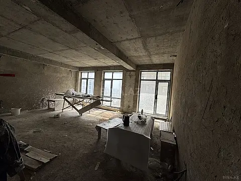 Satılır 4 otaqlı mənzil 200 m²