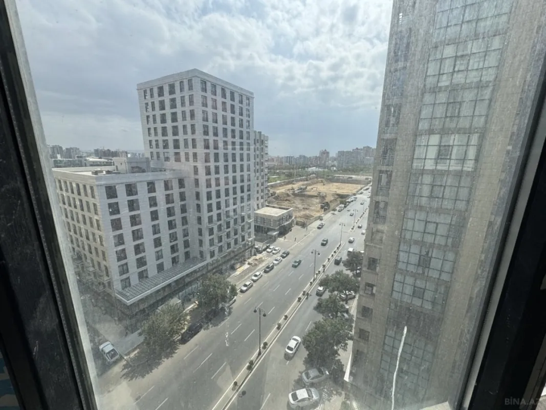 Satılır 4 otaqlı mənzil 200 m²
