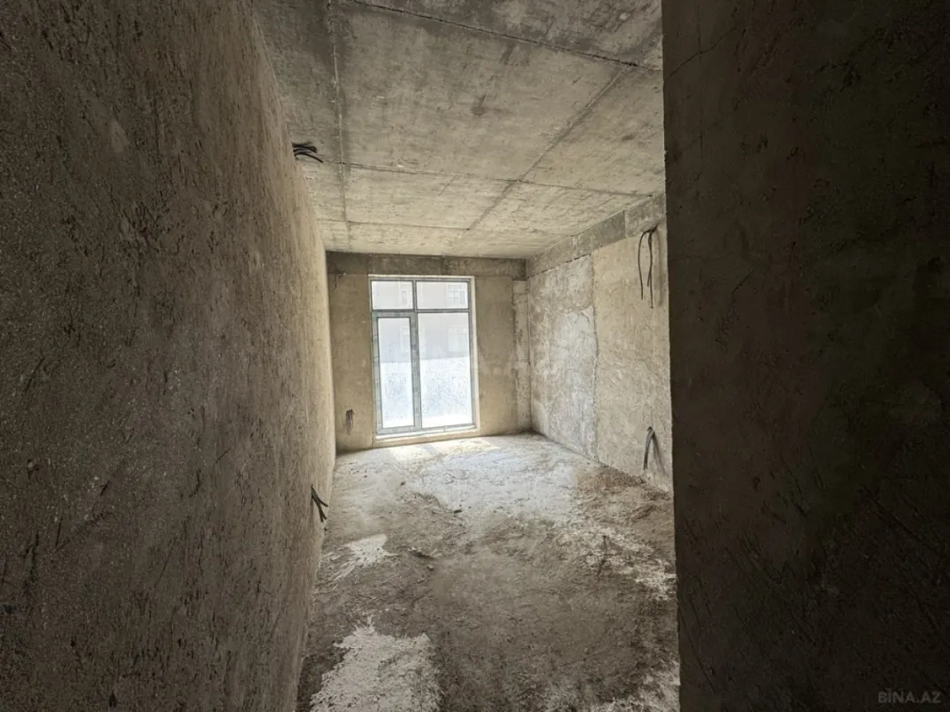 Satılır 4 otaqlı mənzil 200 m²