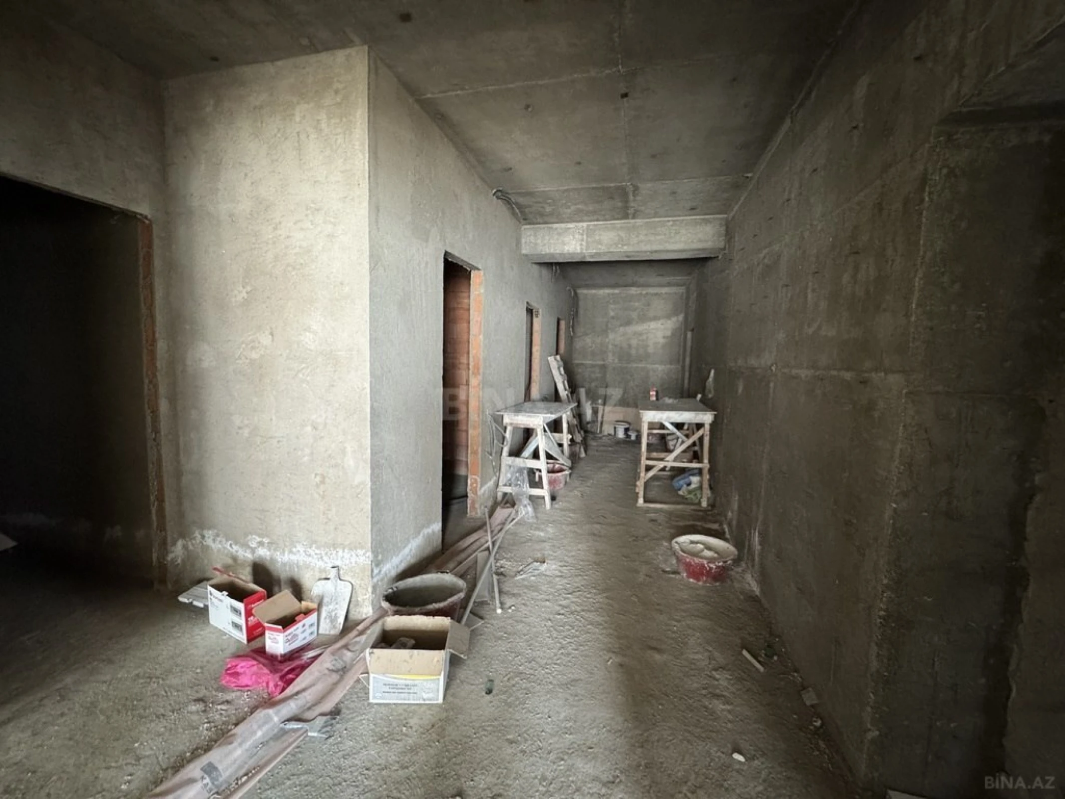 Satılır 4 otaqlı mənzil 200 m²