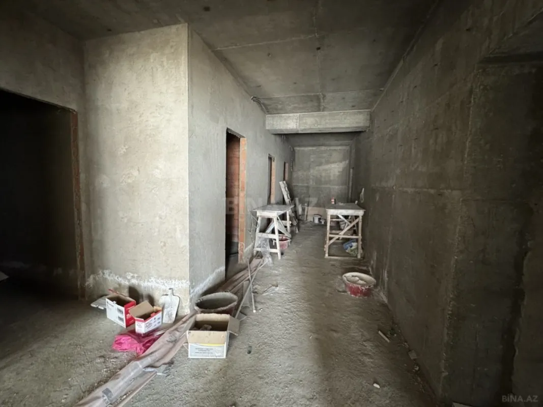 Satılır 4 otaqlı mənzil 200 m²