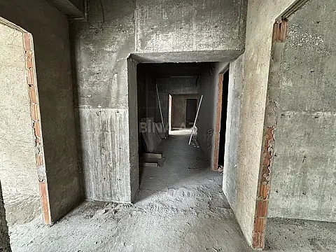 Satılır 4 otaqlı mənzil 200 m²