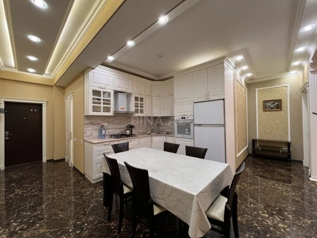 Kirayə verilir 3 otaqlı mənzil 115 m²