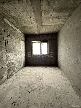 Satılır 3 otaqlı mənzil 180 m²