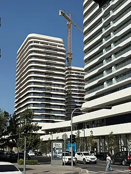 Satılır 3 otaqlı mənzil 180 m²