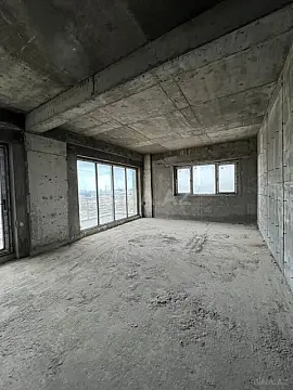 Satılır 3 otaqlı mənzil 180 m²