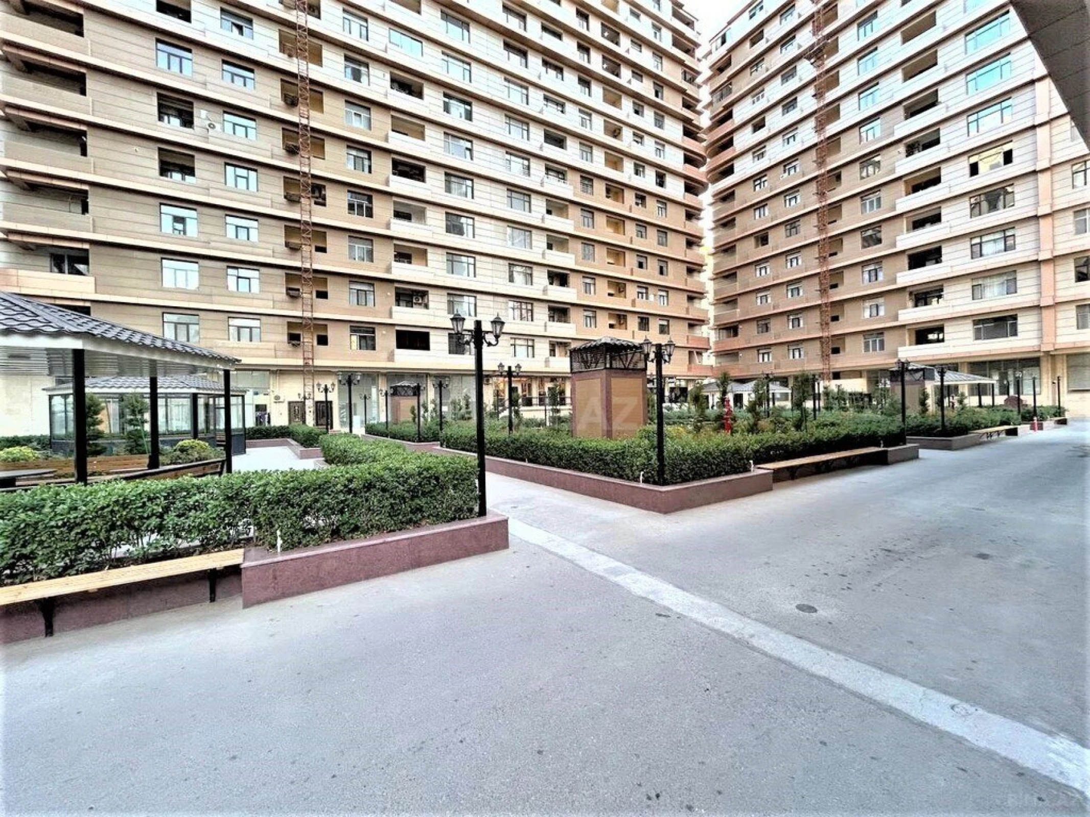 Satılır 2 otaqlı mənzil 72 m²